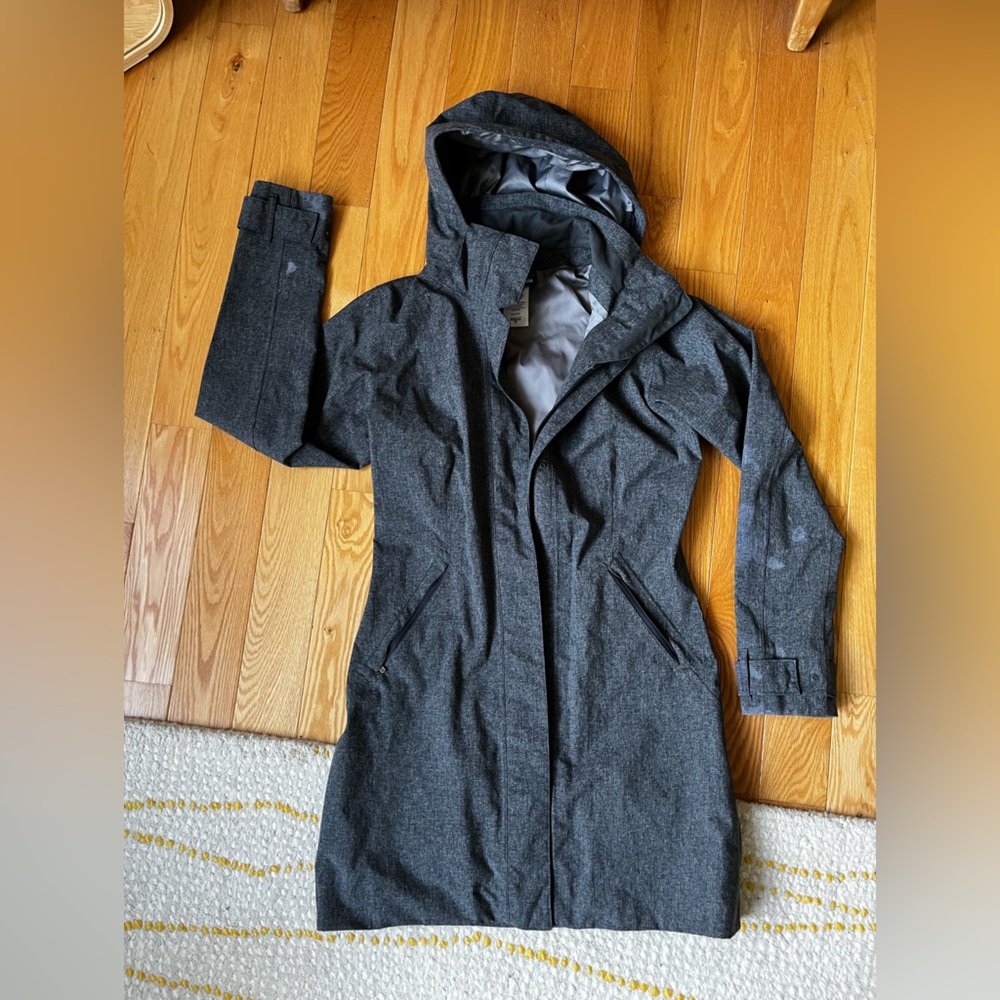 Patagonia charcoal vosque shell jacket